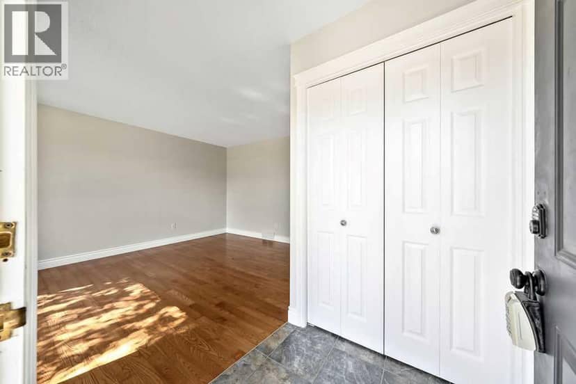 2508 72 Avenue SE, Calgary, photo 8