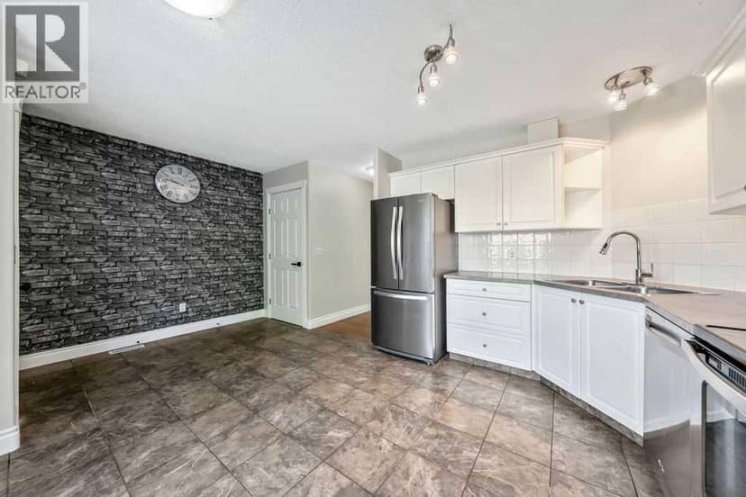 2508 72 Avenue SE — photo 17 of 29
