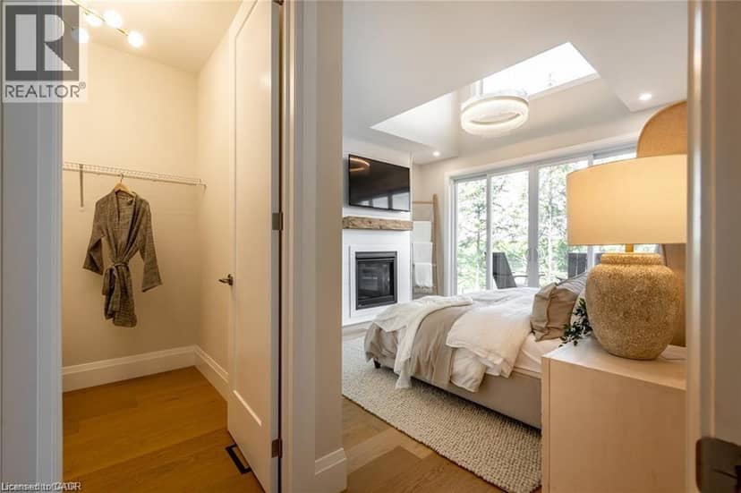 1052 WALTON Avenue — photo 18 of 38