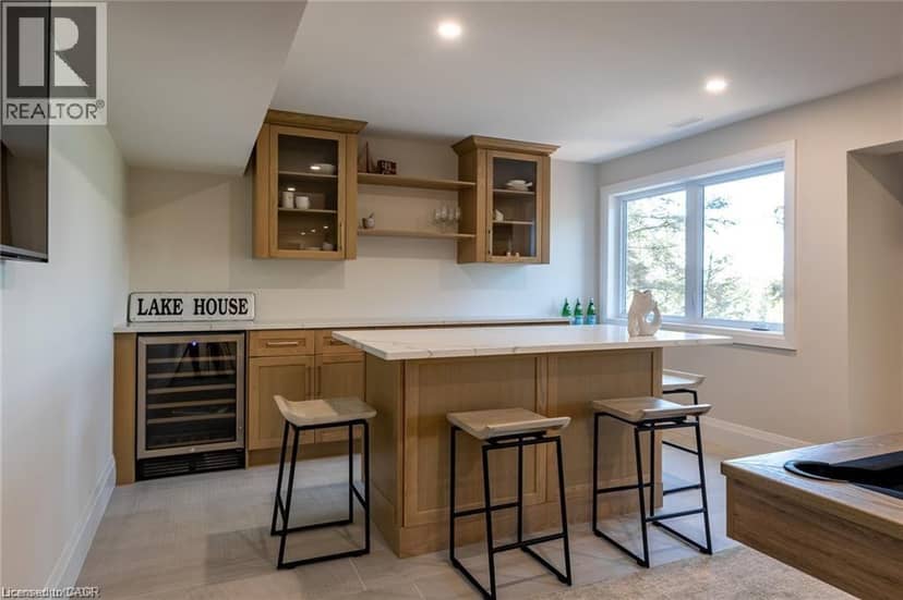 1052 WALTON Avenue — photo 36 of 38