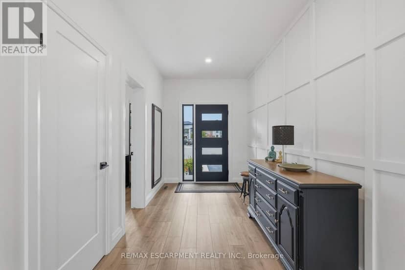 15 Saint Anthony Place — photo 3 of 40