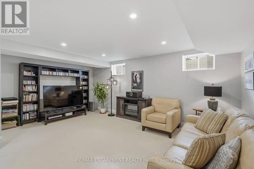 15 Saint Anthony Place — photo 38 of 40