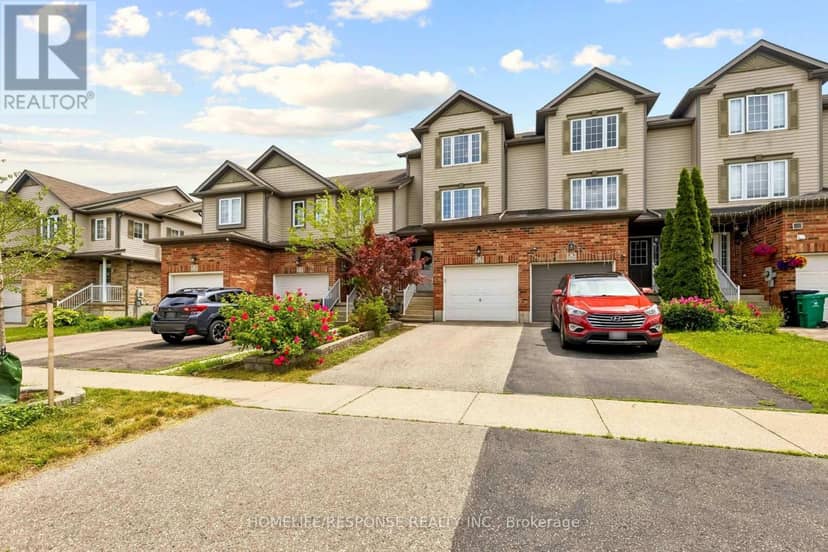 222 Sophia Crescent — photo 2 of 40