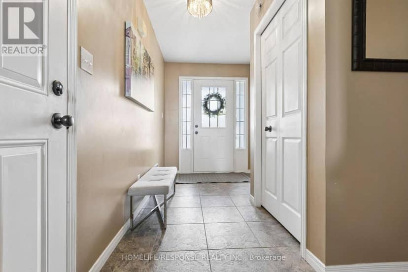 222 Sophia Crescent — photo 5 of 40