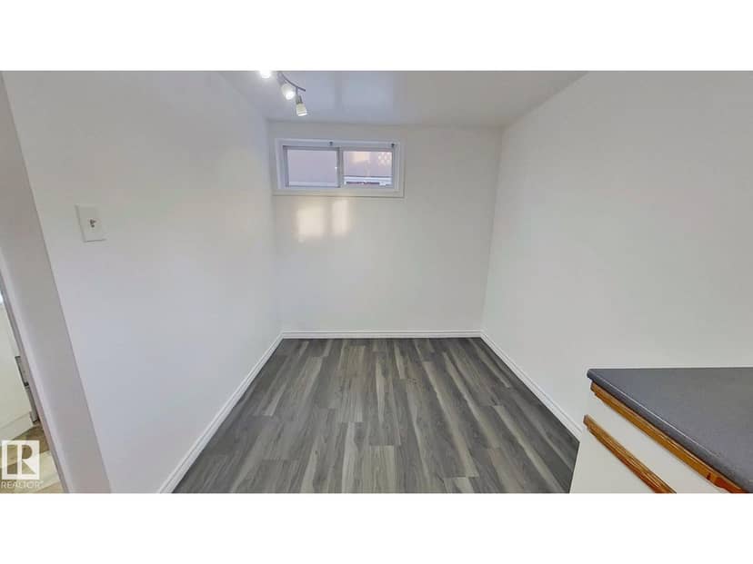 12211 52 ST NW NW — photo 17 of 31