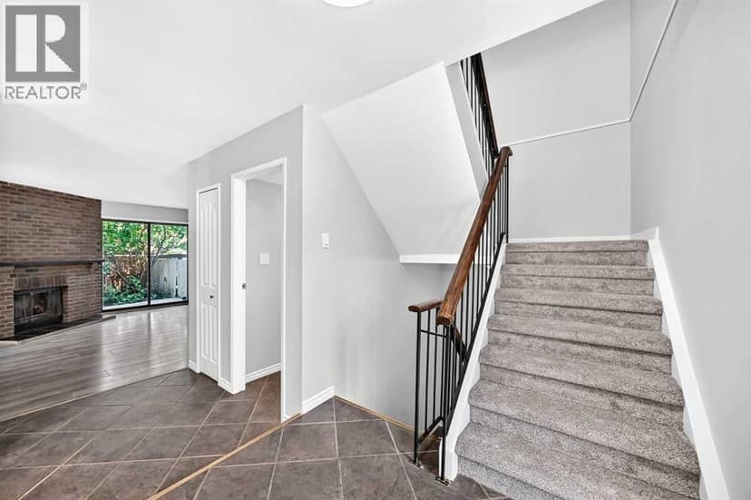 15, 2210 Oakmoor Drive SW, Calgary, photo 3