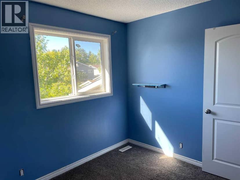 3315 56 Street NE — photo 12 of 24