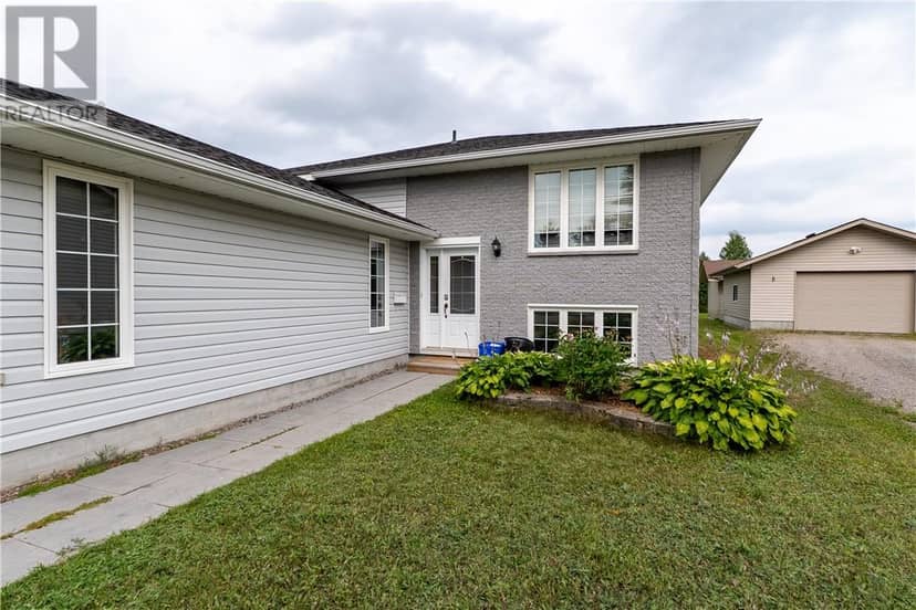 254 Leroux Street, Chelmsford, photo 2