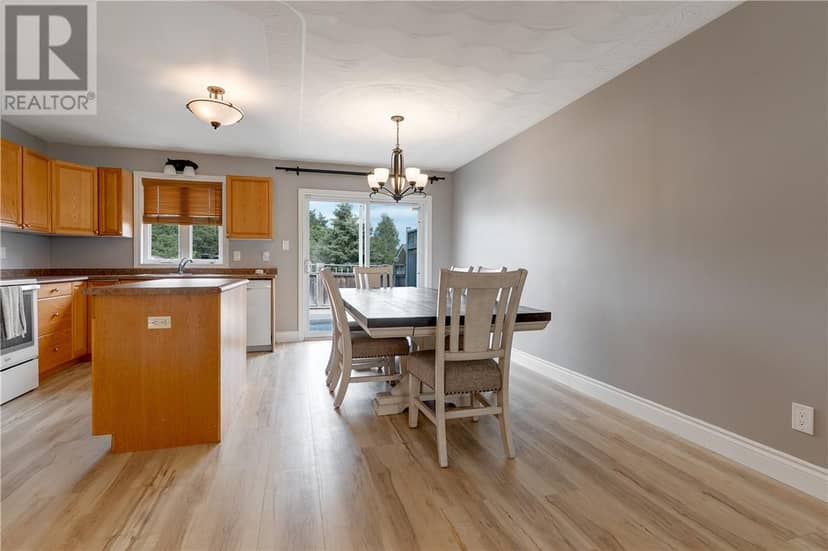254 Leroux Street, Chelmsford, photo 7