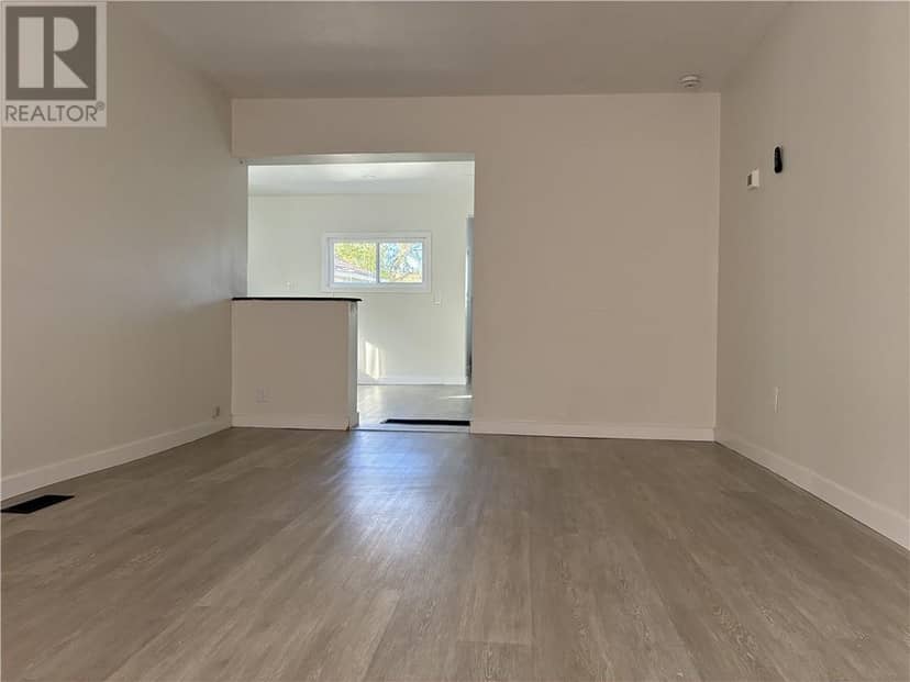 514 John Street — photo 8 of 18