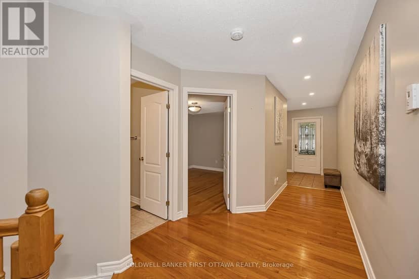 13 Fieldcrest Avenue — photo 5 of 26