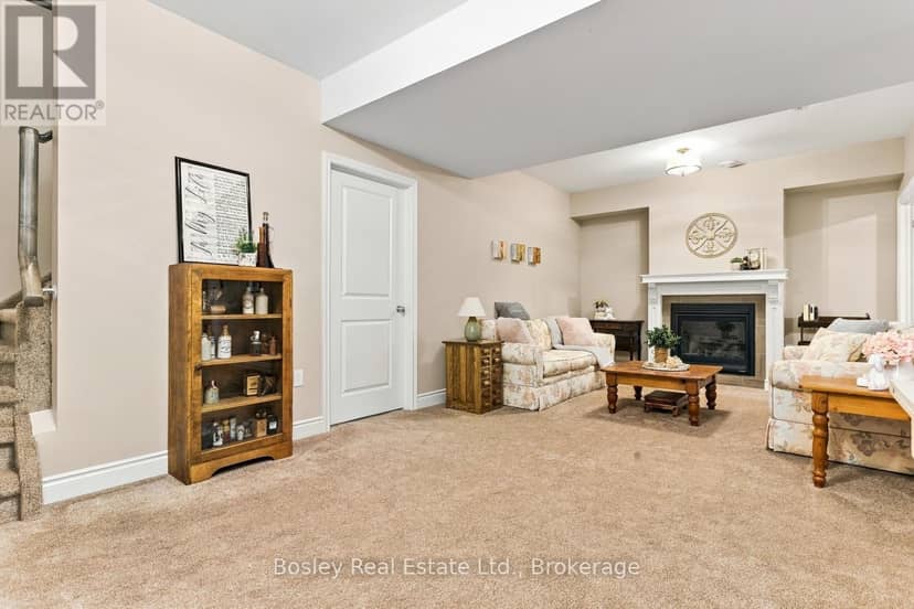 928 John Fairhurst Boulevard — photo 28 of 40