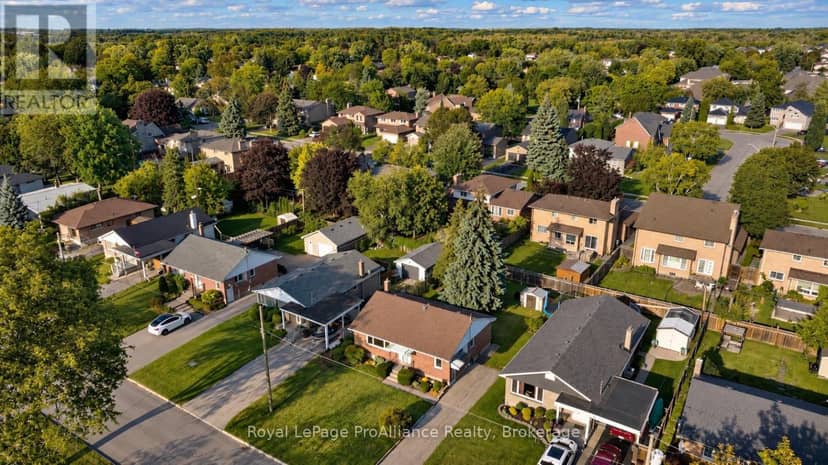 64 Elizabeth Crescent — photo 37 of 40