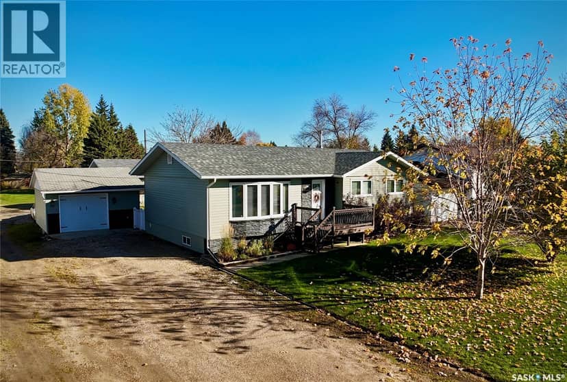 528 Westview CRESCENT — photo 1 of 40