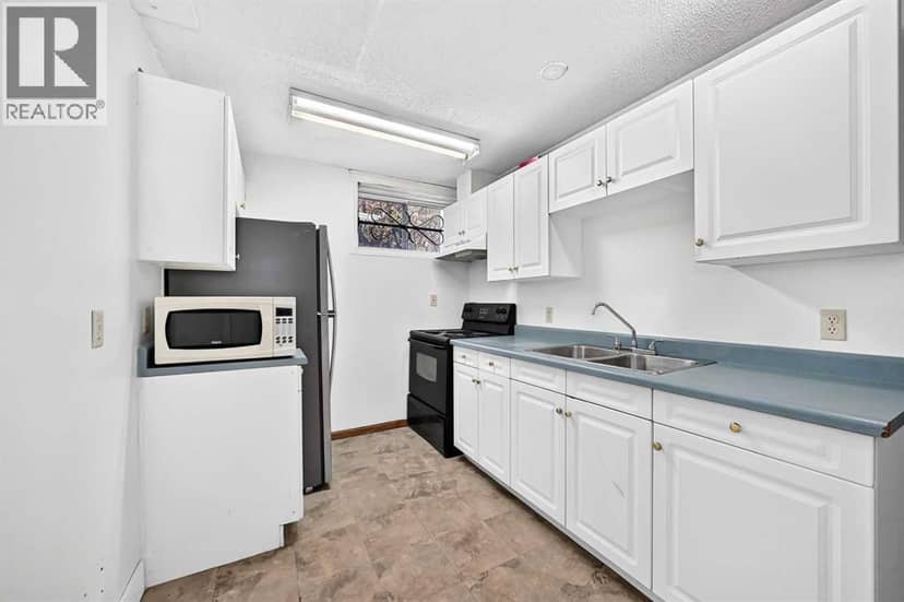 2208 Capitol Hill Crescent NW — photo 28 of 40