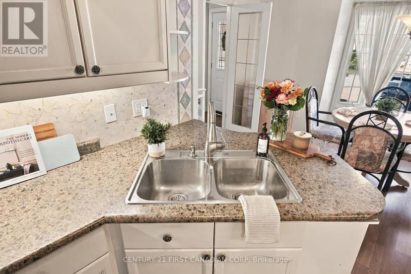 36 - 50 Chapman Court — photo 13 of 39