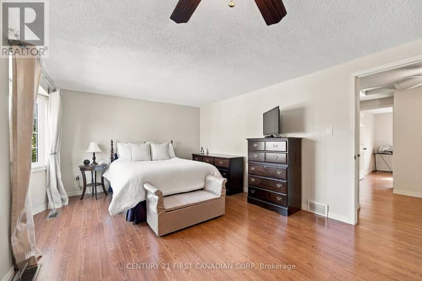 36 - 50 Chapman Court — photo 24 of 39