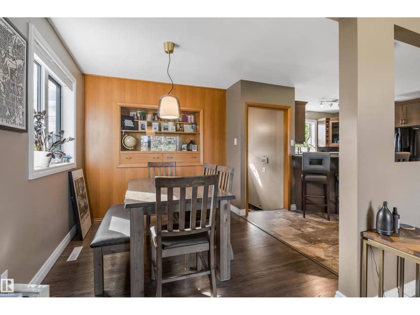 6207 85 AV NW — photo 17 of 40