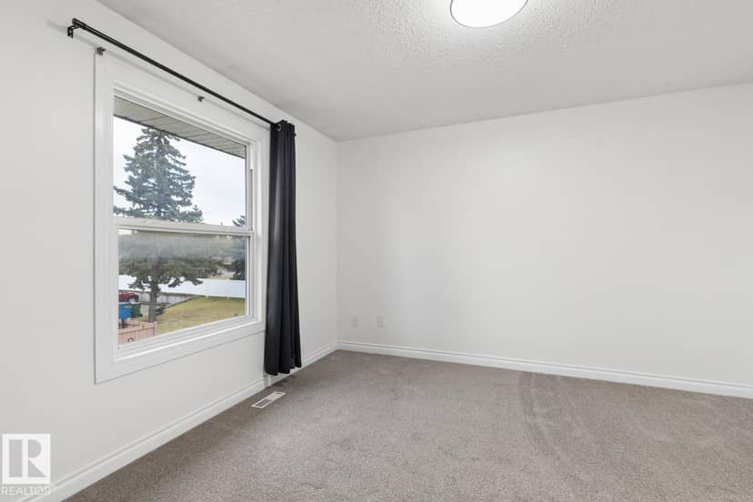 10475 24 AV NW — photo 20 of 30