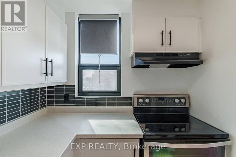 1004 - 1440 Heron Road — photo 11 of 23