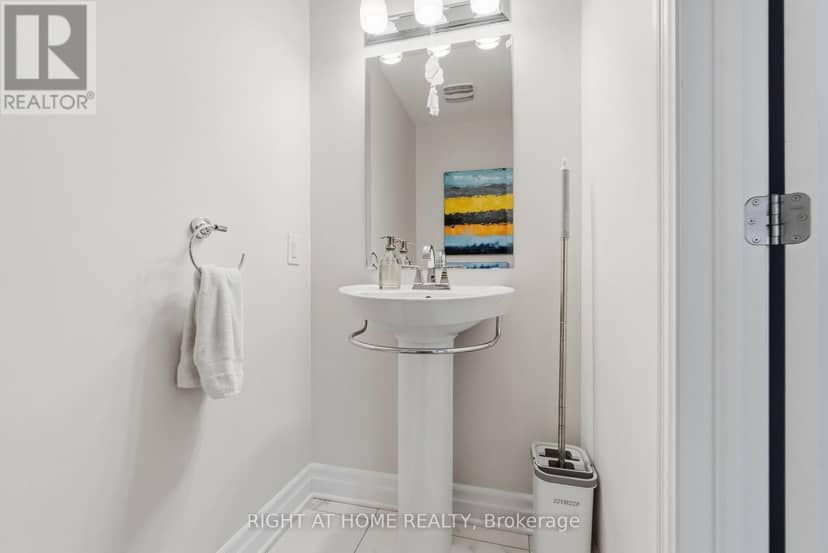 35 Hawks Landing Crescent — photo 20 of 40