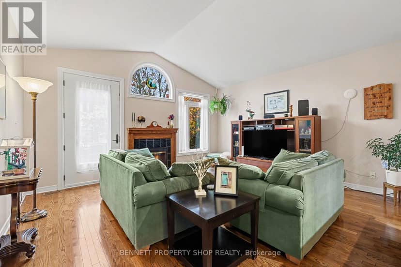 2 Thunderbird Crescent, Ottawa, photo 5