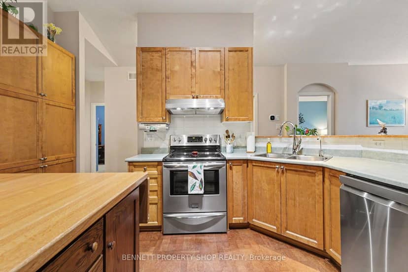 2 Thunderbird Crescent, Ottawa, photo 6
