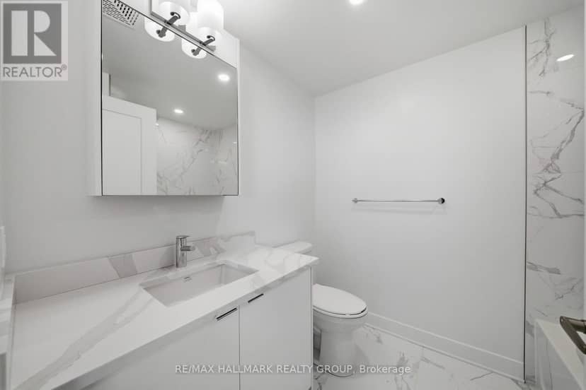 507 - 180 George Street — photo 28 of 40