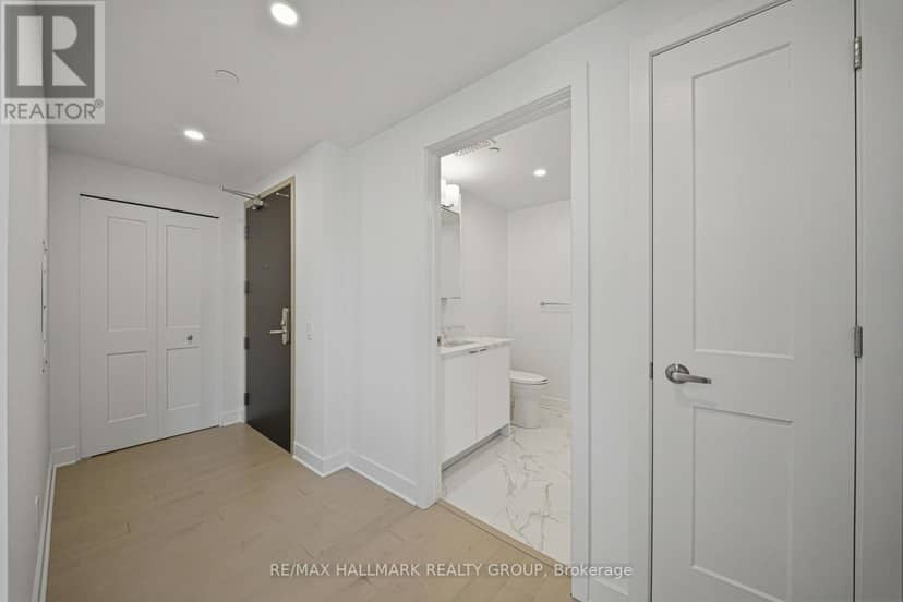 507 - 180 George Street — photo 27 of 40