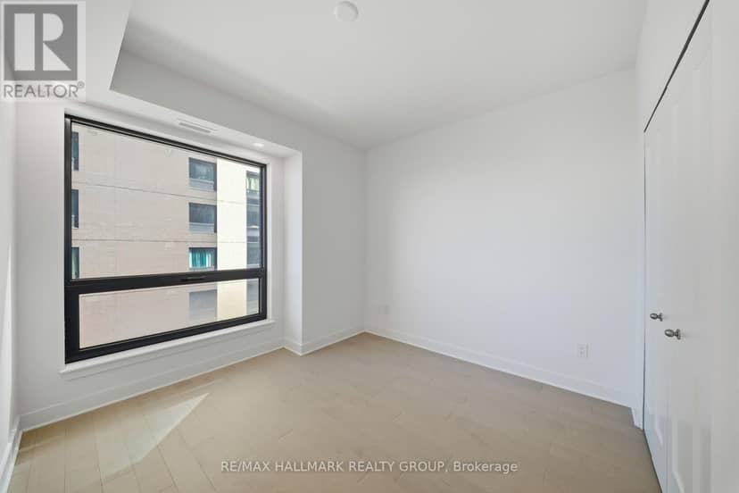 507 - 180 George Street — photo 39 of 40