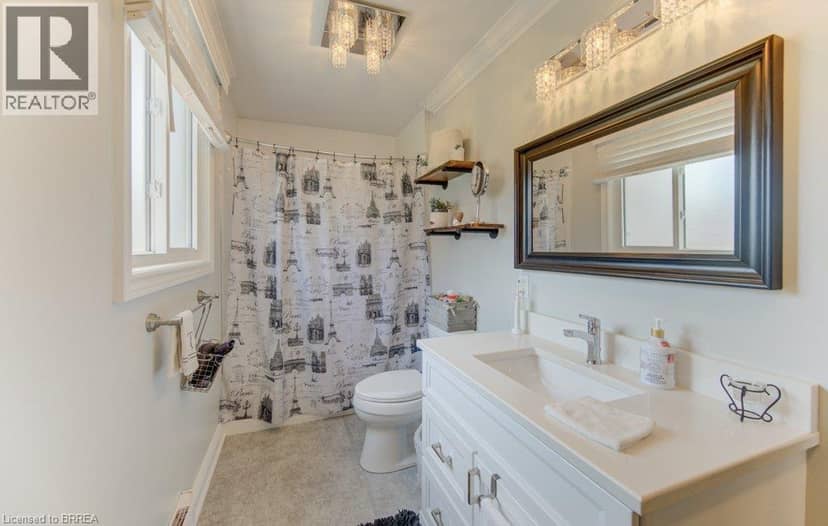 4 WELLINGTON Street — photo 17 of 40