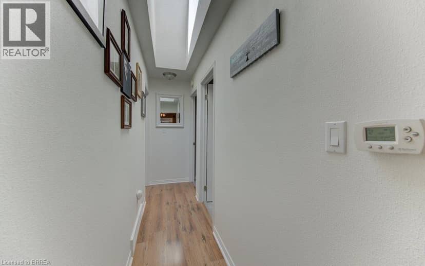4 WELLINGTON Street — photo 22 of 40