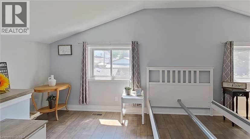 4 WELLINGTON Street — photo 29 of 40