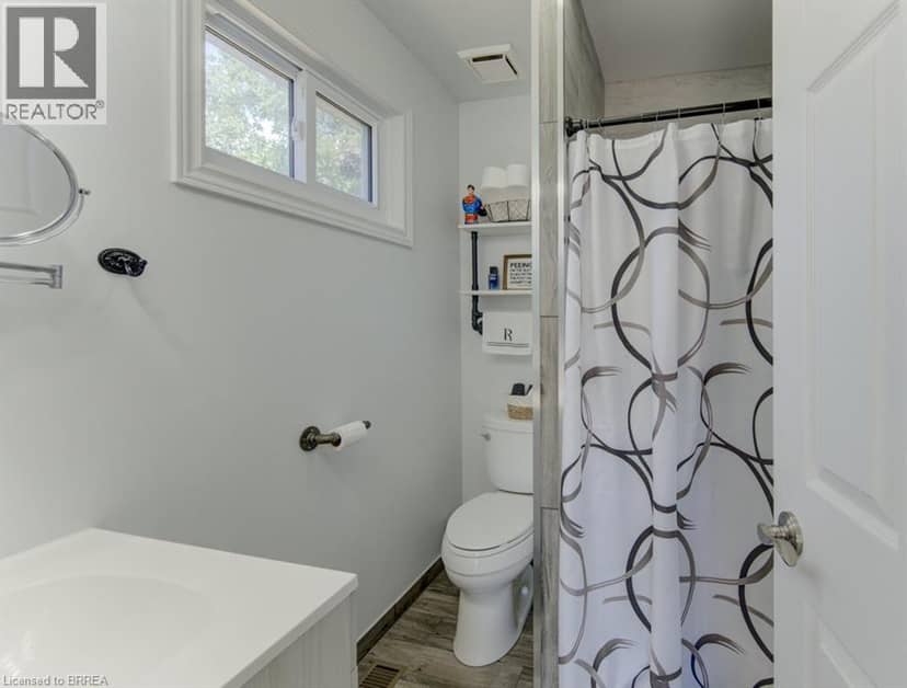 4 WELLINGTON Street — photo 27 of 40