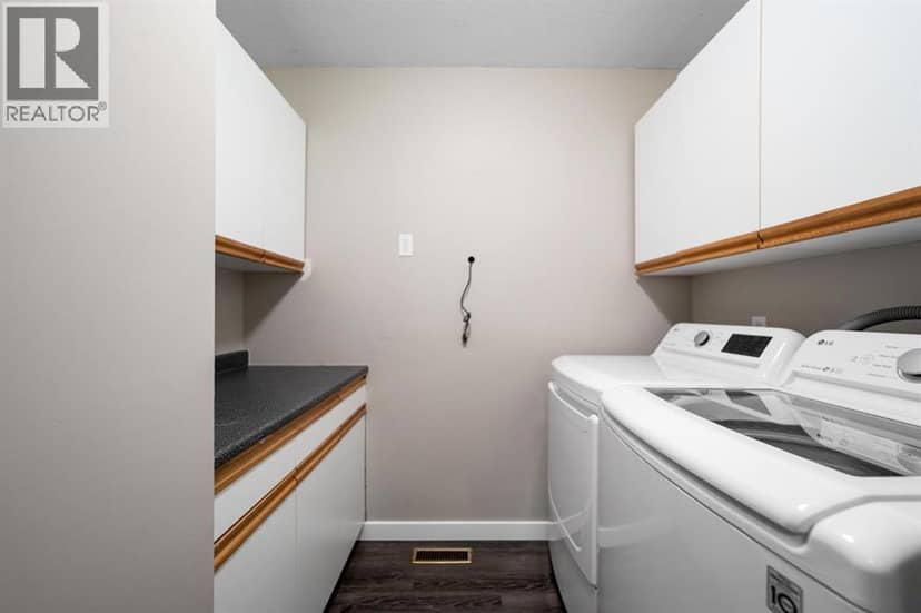5012 53 Street — photo 19 of 32