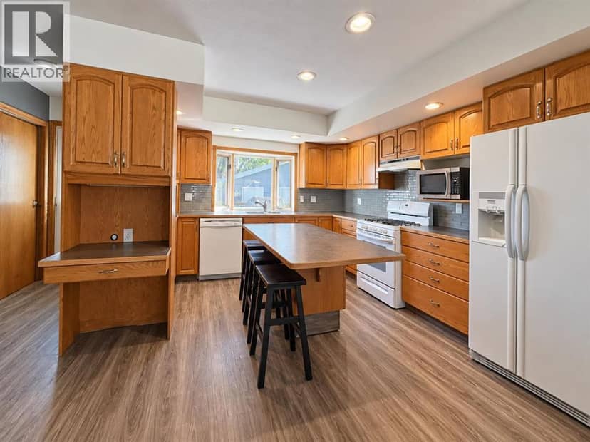 5739 55 Street, Rocky Mountain House, photo 4