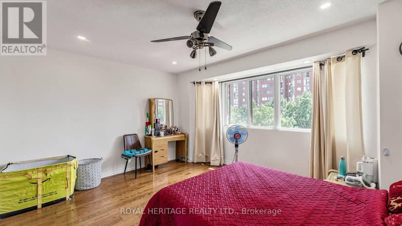 TH 19 - 2472 Eglinton Avenue E — photo 23 of 40
