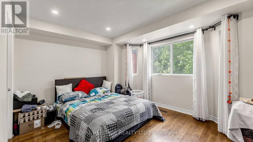 TH 19 - 2472 Eglinton Avenue E — photo 24 of 40