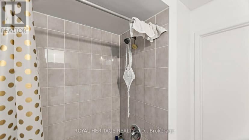 TH 19 - 2472 Eglinton Avenue E — photo 28 of 40