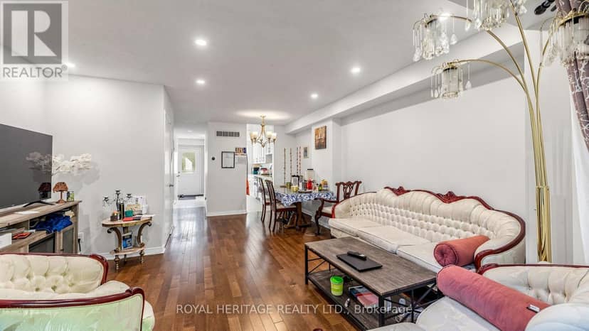 TH 19 - 2472 Eglinton Avenue E, Toronto, photo 8