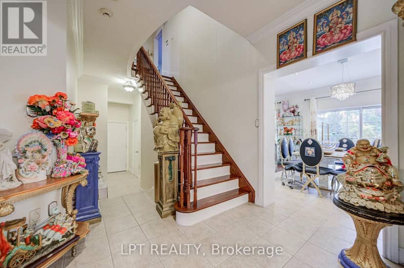 69 Westacott Crescent — photo 11 of 40