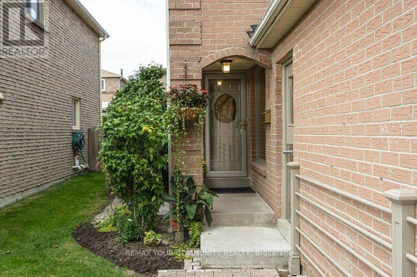 30 Radford Drive, Ajax, photo 3
