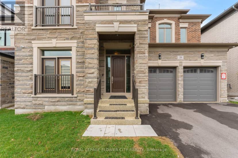 20 Seraville Street, Vaughan, photo 2