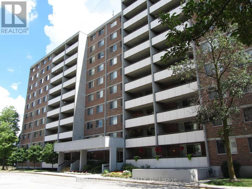 1011 - 40 William Roe Boulevard, Newmarket