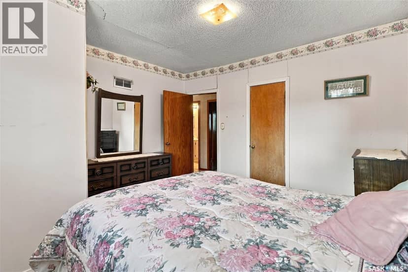 3030 Elphinstone STREET — photo 11 of 30