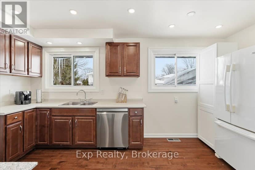 15 Thorncliffe Drive — photo 13 of 40