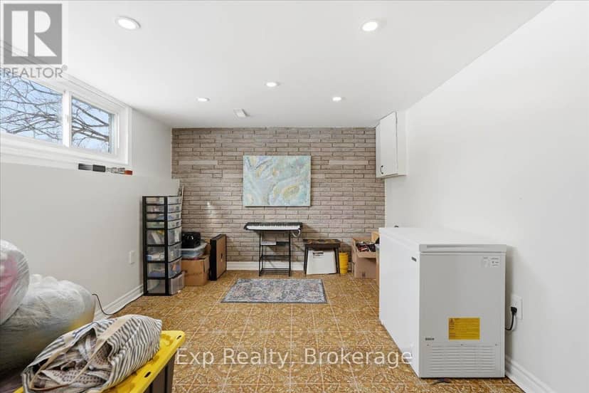 15 Thorncliffe Drive — photo 32 of 40