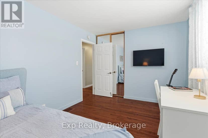 15 Thorncliffe Drive — photo 26 of 40