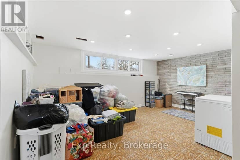 15 Thorncliffe Drive — photo 30 of 40