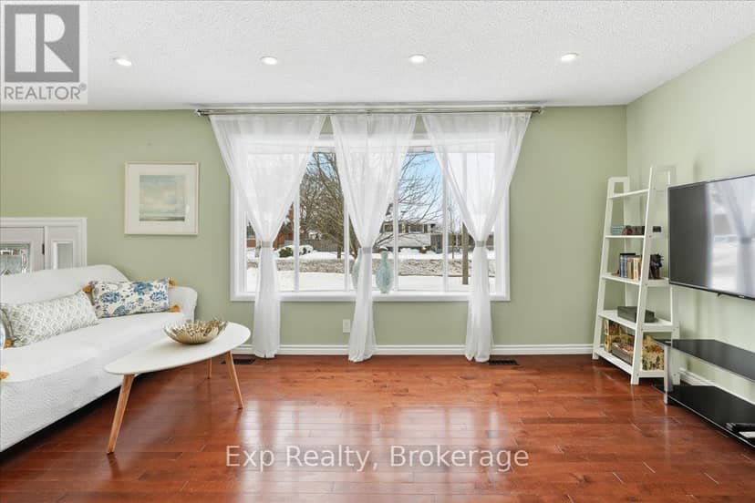 15 Thorncliffe Drive — photo 7 of 40